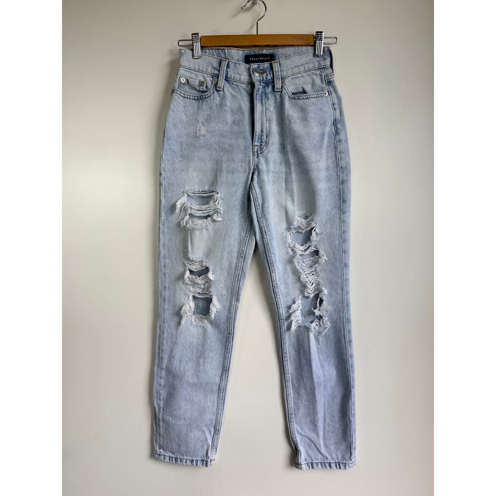 Aeropostale 000 High-Rise Mom Jeans Distressed Ripped Light Wash Denim 90s Style
